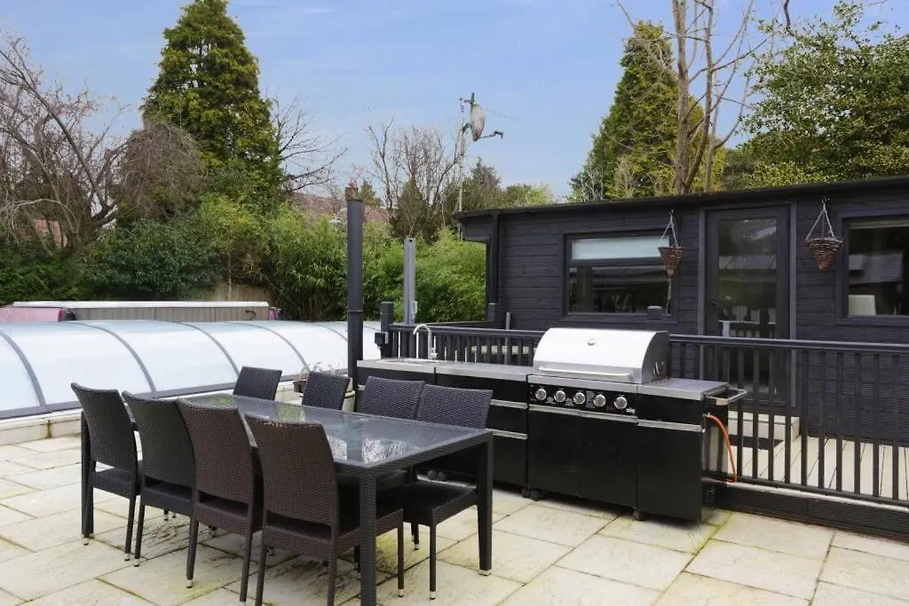 Holiday home Bournecoast: Manor House-Pool-Spa-Cinema Room-8399 Bournemouth United Kingdom